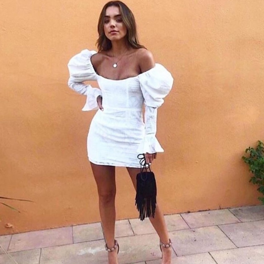 White puff sleeve mini dress